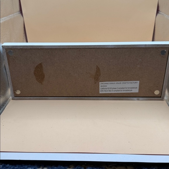 Gray Clean Laundry Sign - Picture 3 of 4